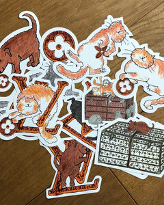 Котомания не обошла и Louis Vuitton